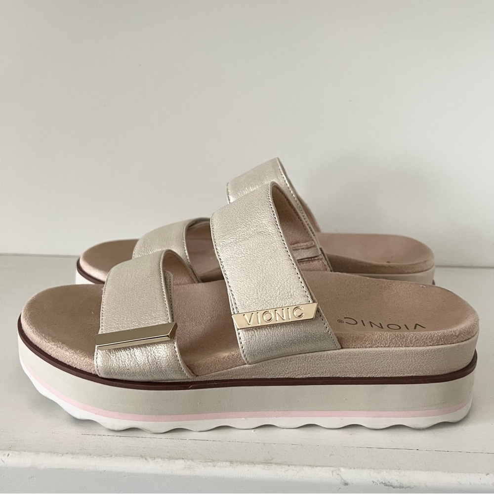 Vionic Brandie Gold platform Sandals women’s size 9 strap